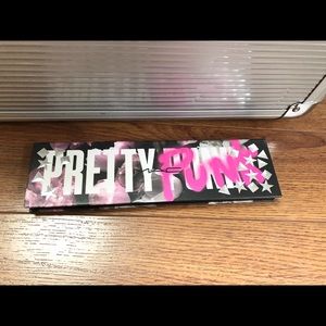 MAC Cosmetics- Pretty Punk Palette